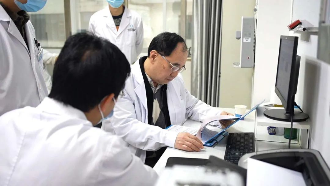 双喜临门：国家级科研课题在四川结石病医院启动！国家级保胆专家刘京山教授来院亲诊手术！(图6)