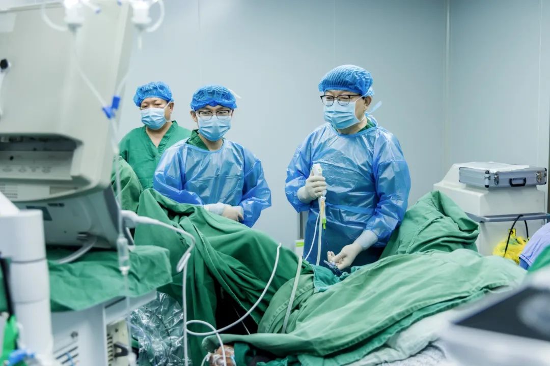 全国泌尿激光学术盛会:我院王力教授受邀出席并担任学术委员与讨论嘉宾(图5) 全国泌尿激光学术盛会:我院王力教授受邀出席并担任学术委员与讨论嘉宾(图5)