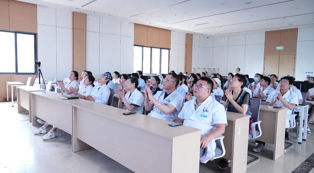 筑牢防控堡垒!四川结石病医院开展“基孔肯雅热”诊疗专项培训(图3) 筑牢防控堡垒!四川结石病医院开展“基孔肯雅热”诊疗专项培训(图3)