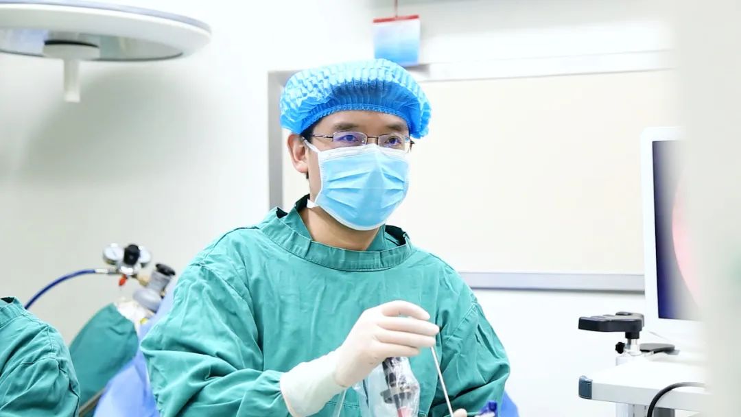 发现胆结石,为什么建议要尽早处理?何明刚主任详解四大核心原因!【四川胆结石专科医院】(图6) 发现胆结石,为什么建议要尽早处理?何明刚主任详解四大核心原因!【四川胆结石专科医院】(图6)