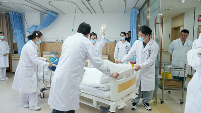 硬核演练!四川结石病医院筑牢患者生命“安全墙”(图7) 硬核演练!四川结石病医院筑牢患者生命“安全墙”(图7)